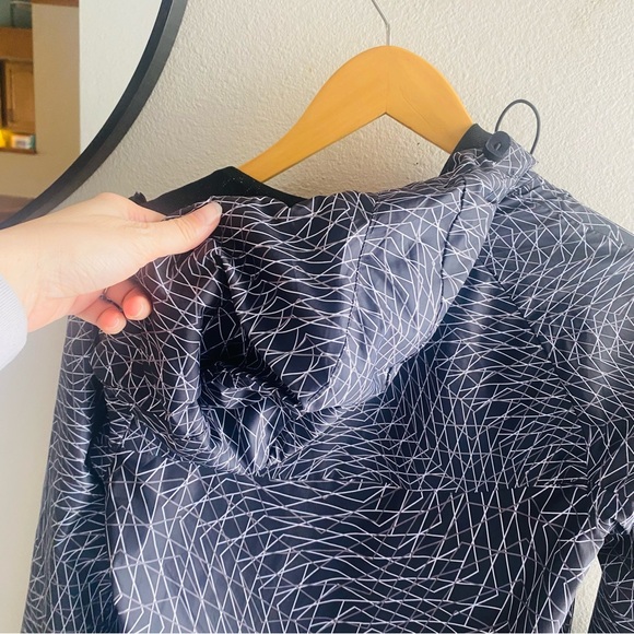 Nike RU Grid Print WindRunner Women's Jacket EUC Size XS - Picture 12 of 13